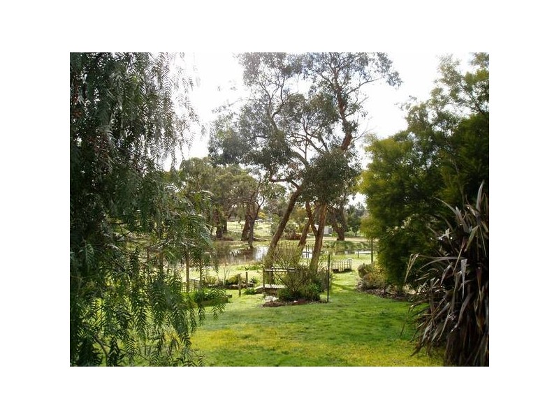 23 Stevenson Court, Haddon VIC 3351