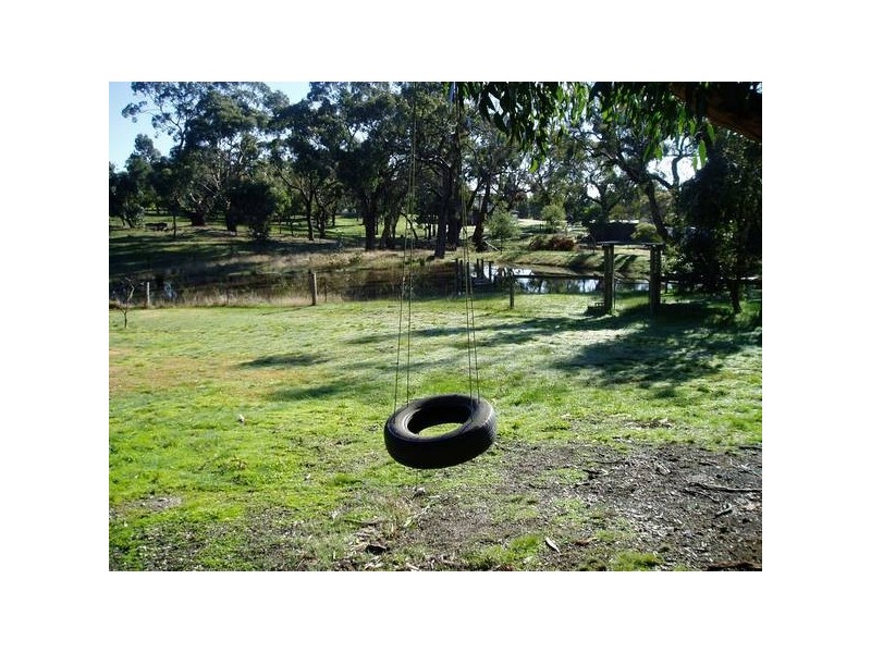 23 Stevenson Court, Haddon VIC 3351