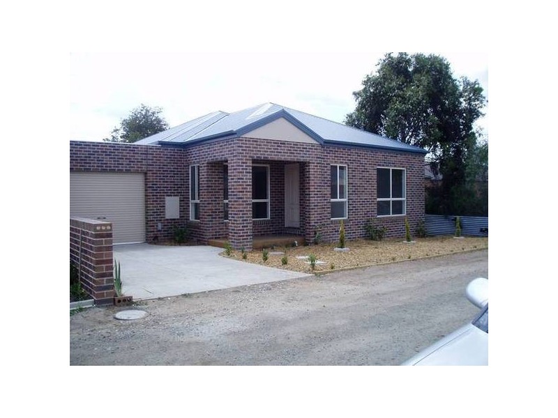 6 Bartley Avenue, Mount Clear VIC 3350