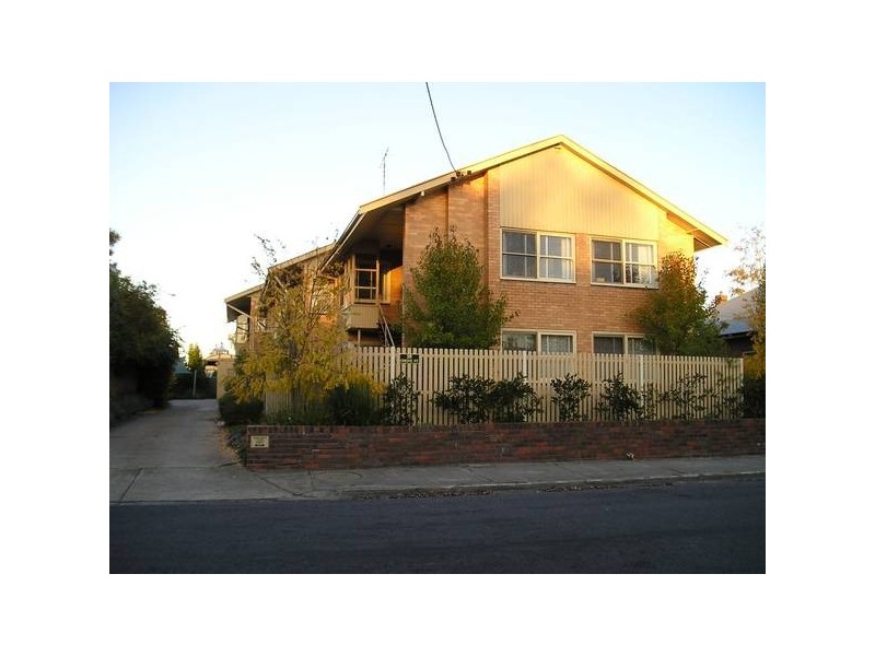 4/18 Grove Street, Lake Wendouree VIC 3350