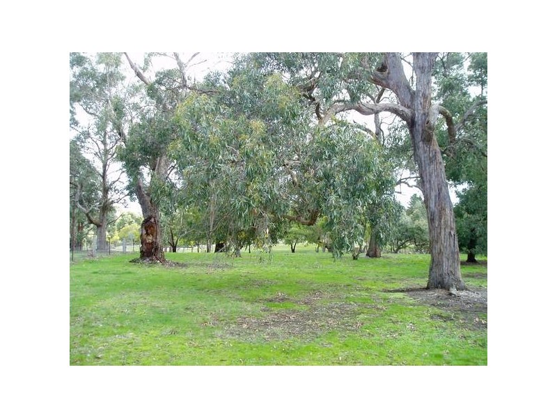 23 Stevenson Court, Haddon VIC 3351