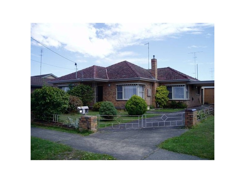 16 Ophir Street, Sebastopol VIC 3356