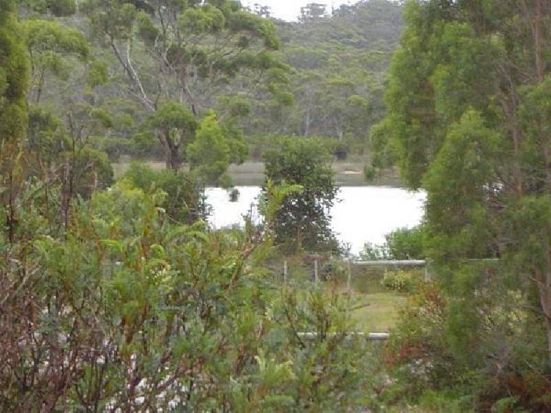 173 Main Road, Binalong Bay TAS 7216
