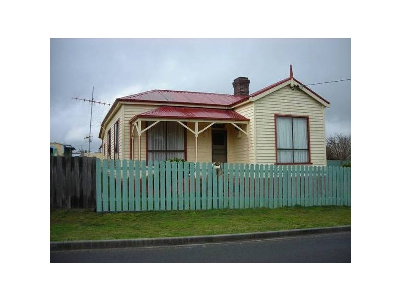 11 Hugh Street, St Marys TAS 7215