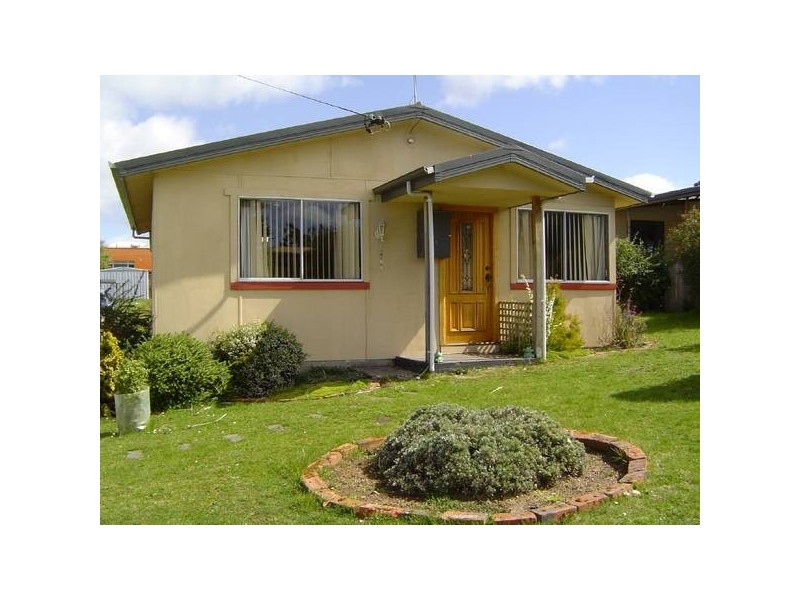 6 Hugh Street, St Marys TAS 7215