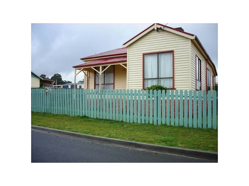 11 Hugh Street, St Marys TAS 7215