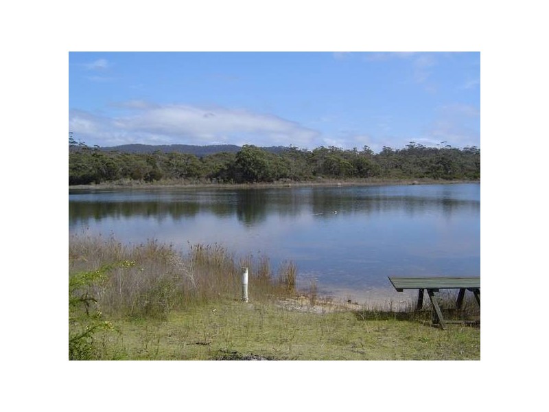 173 Main Road, Binalong Bay TAS 7216