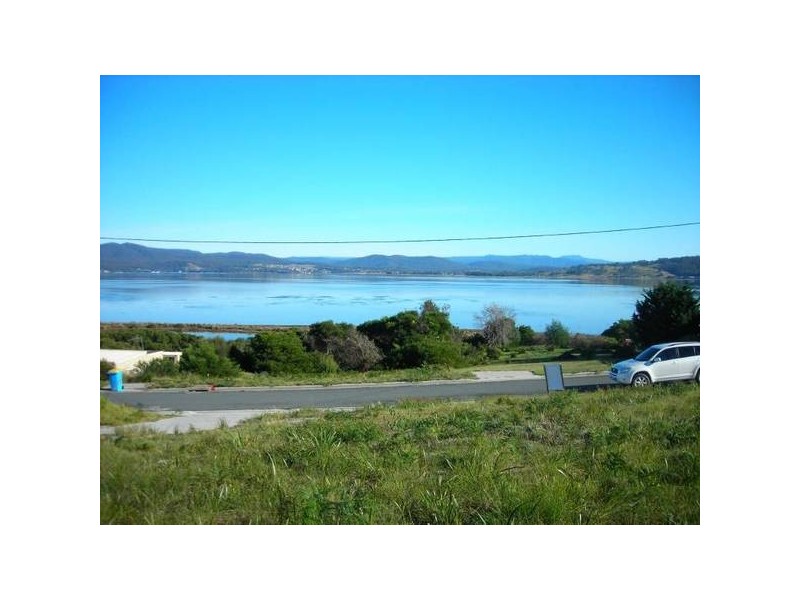 15 Kiama Parade, St Helens TAS 7216