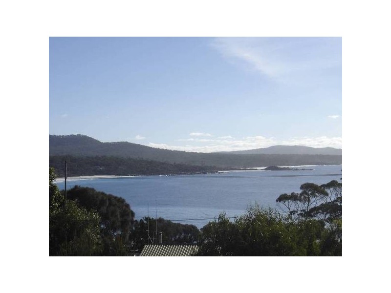 18 Highcrest Avenue, Binalong Bay TAS 7216