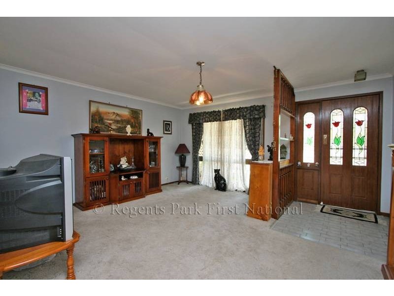 45 Bennett Drive, Regents Park QLD 4118