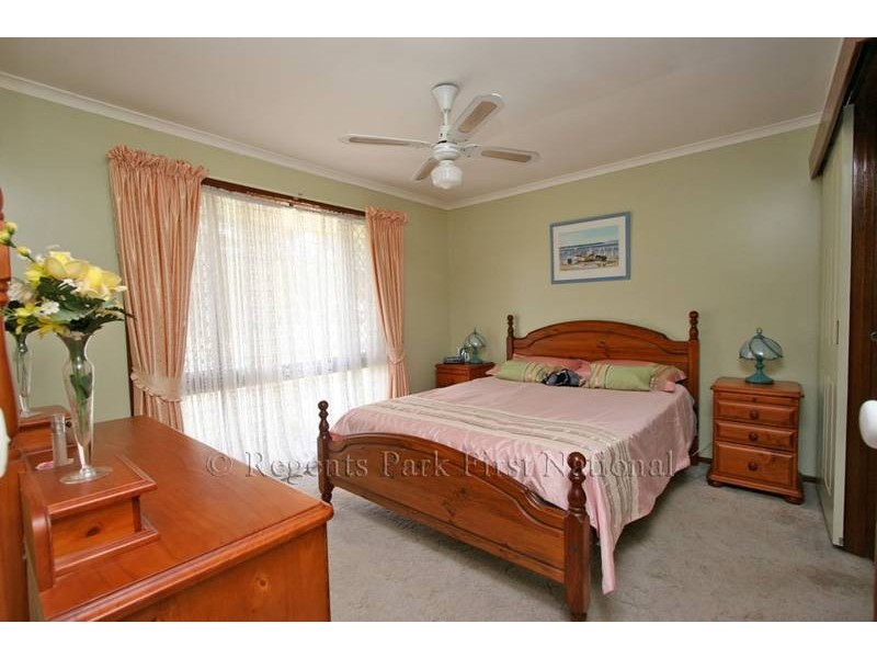 45 Bennett Drive, Regents Park QLD 4118