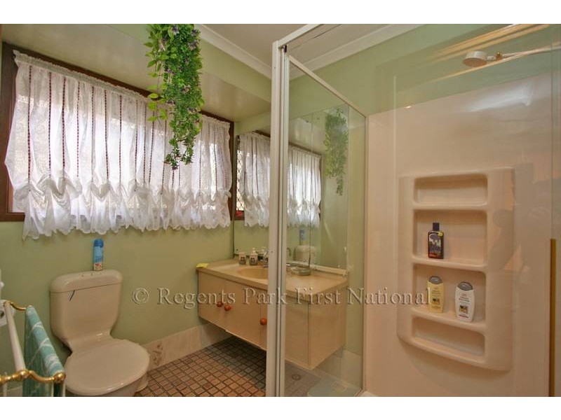 45 Bennett Drive, Regents Park QLD 4118