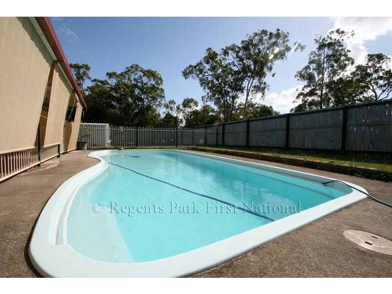 45 Bennett Drive, Regents Park QLD 4118