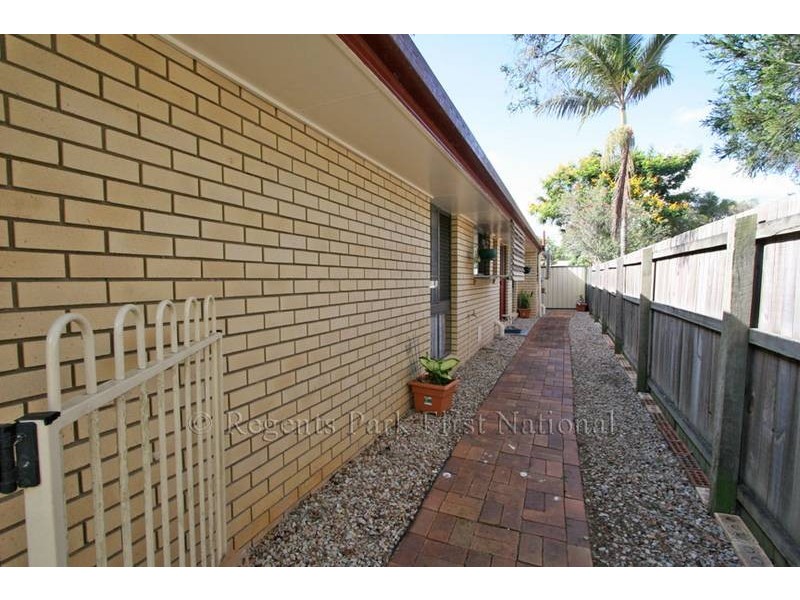 45 Bennett Drive, Regents Park QLD 4118