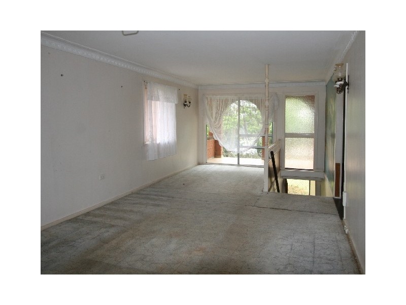 64 Middle Road, Hillcrest QLD 4118