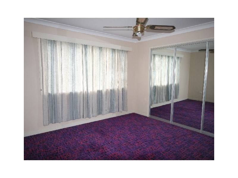64 Middle Road, Hillcrest QLD 4118
