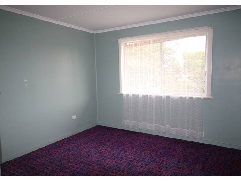 64 Middle Road, Hillcrest QLD 4118