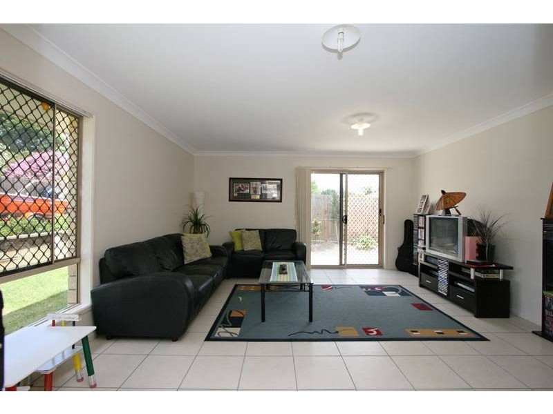 10 Penfold Street, Hillcrest QLD 4118