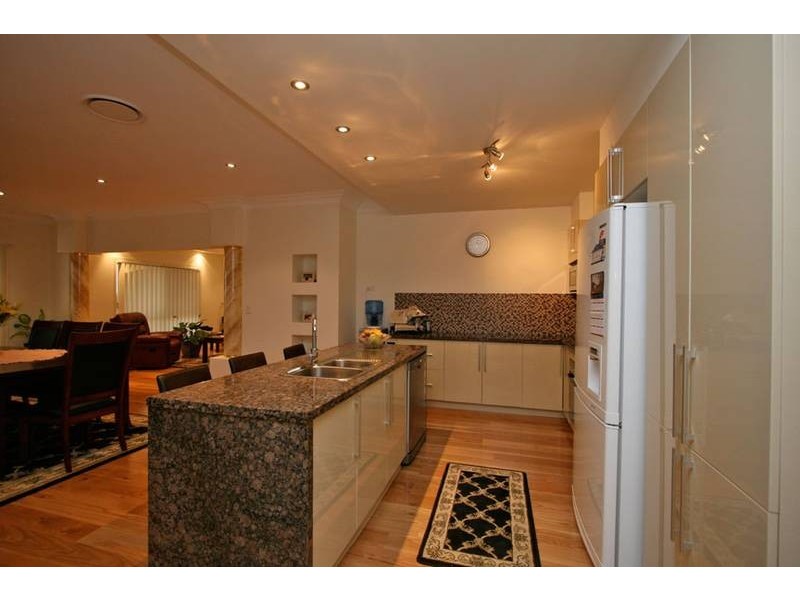 30 MARYLAND DRIVE, Regents Park QLD 4118