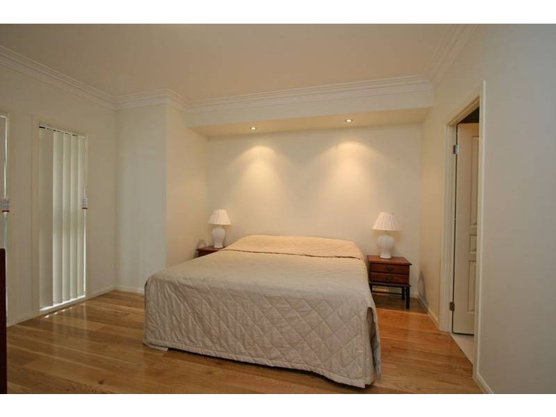 30 MARYLAND DRIVE, Regents Park QLD 4118