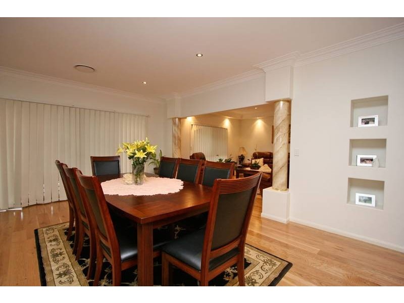 30 MARYLAND DRIVE, Regents Park QLD 4118