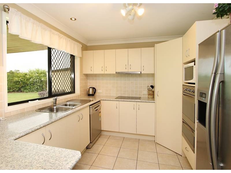 24 Cornell Close, Regents Park QLD 4118