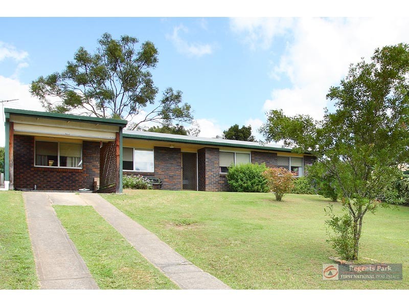 18 Dunblane Drive, Boronia Heights QLD 4124