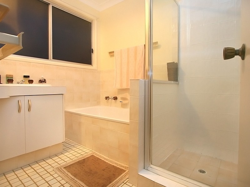 18 Dunblane Drive, Boronia Heights QLD 4124