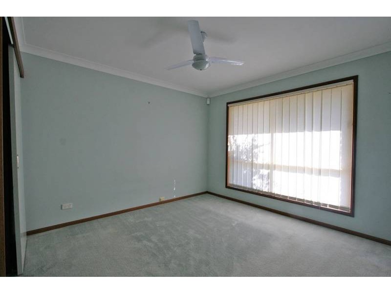 12 Pandanus Court, Regents Park QLD 4118