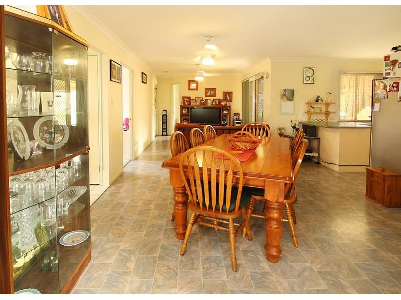 10 Park Close, Hillcrest QLD 4118