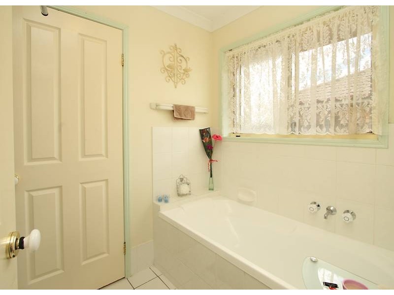 10 Park Close, Hillcrest QLD 4118