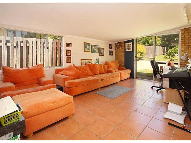 9 Clonmel Street, Regents Park QLD 4118