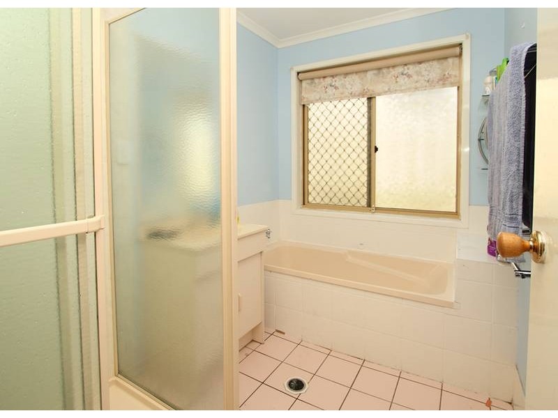22 Thistle Street,, Regents Park QLD 4118