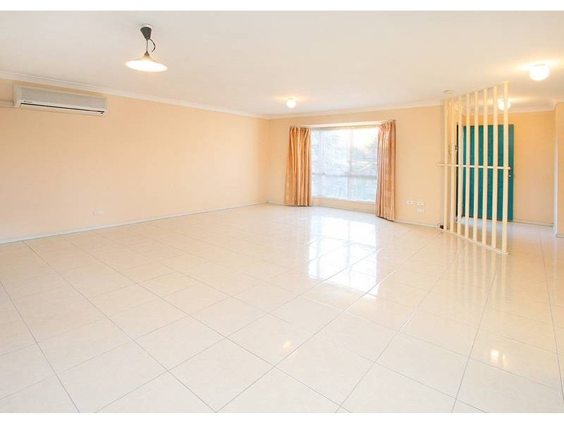 4 Billabong Street, Regents Park QLD 4118