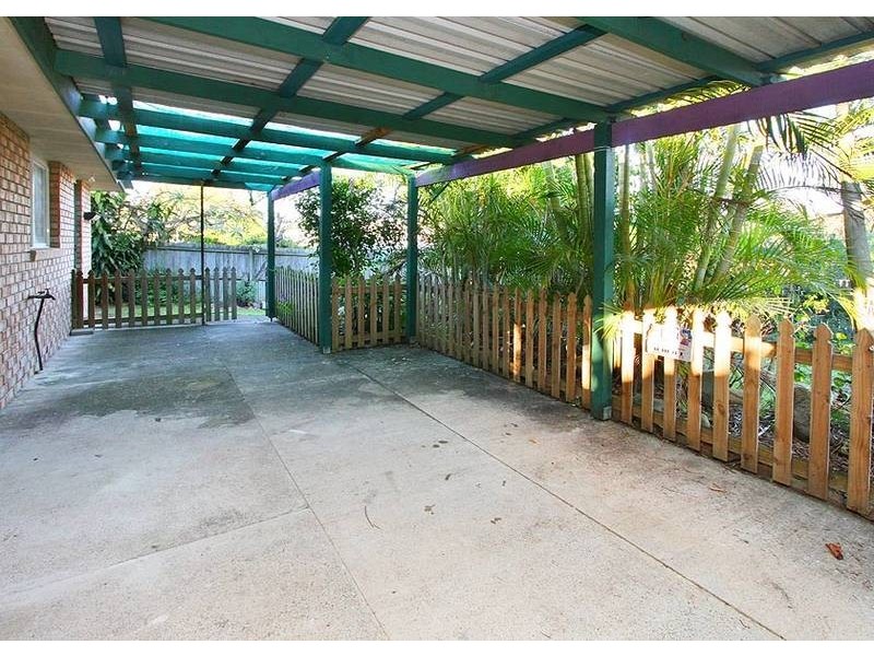 4 Billabong Street, Regents Park QLD 4118