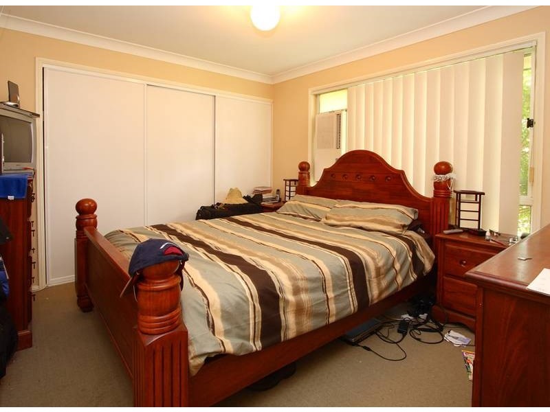 38 Bottlebrush Drive, Regents Park QLD 4118