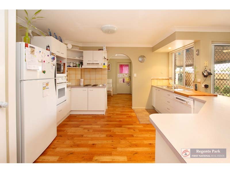 4 Hadley Court, Boronia Heights QLD 4124