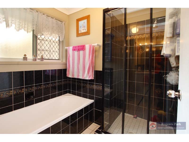 4 Hadley Court, Boronia Heights QLD 4124