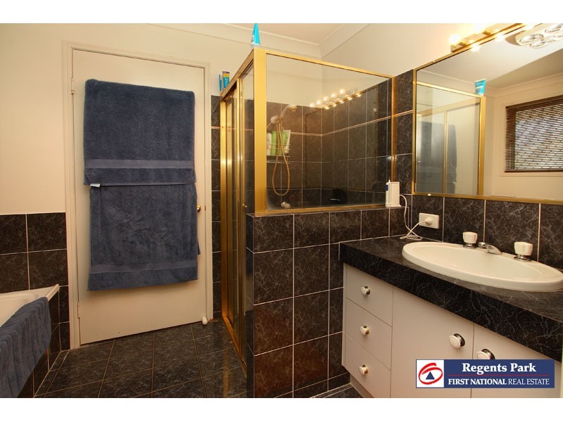 80 Haldham Cres., Regents Park QLD 4118