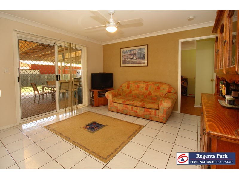 80 Haldham Cres., Regents Park QLD 4118