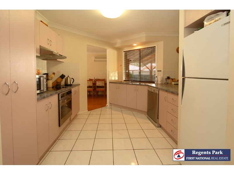 80 Haldham Cres., Regents Park QLD 4118