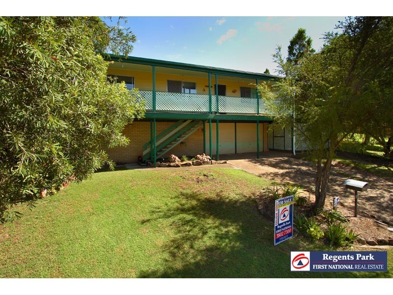 78 Conifer St, Hillcrest QLD 4118