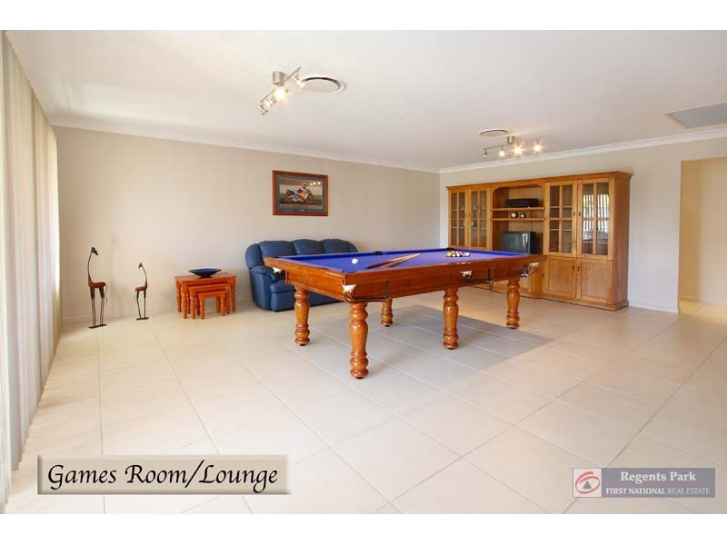 5 Cornell Close, Regents Park QLD 4118
