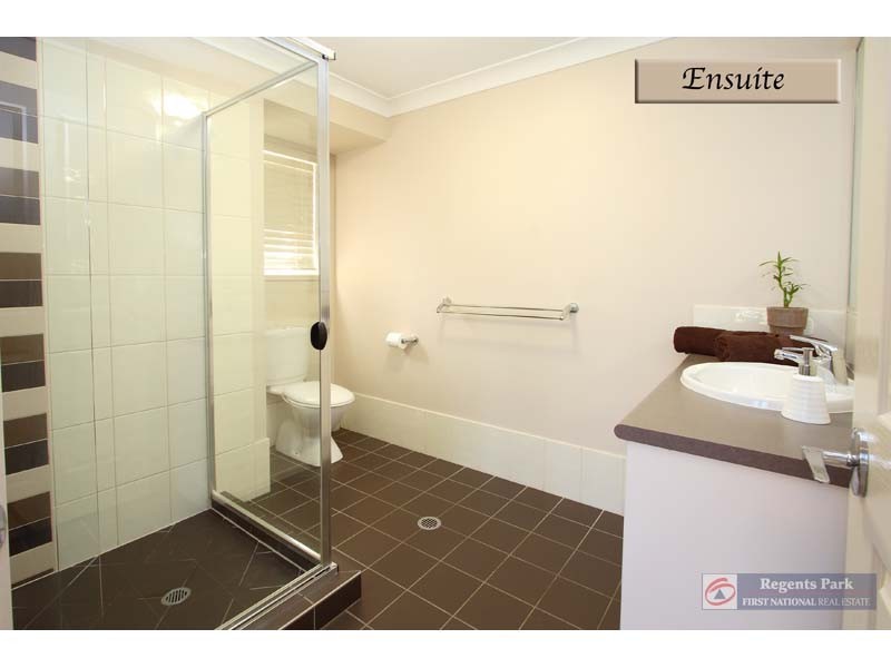 5 Cornell Close, Regents Park QLD 4118