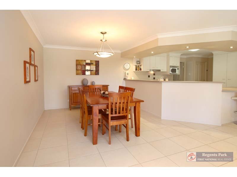5 Cornell Close, Regents Park QLD 4118