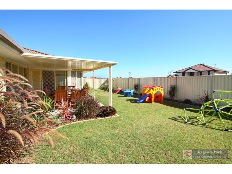 5 Cornell Close, Regents Park QLD 4118