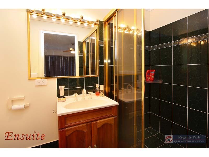 Regents Park QLD 4118