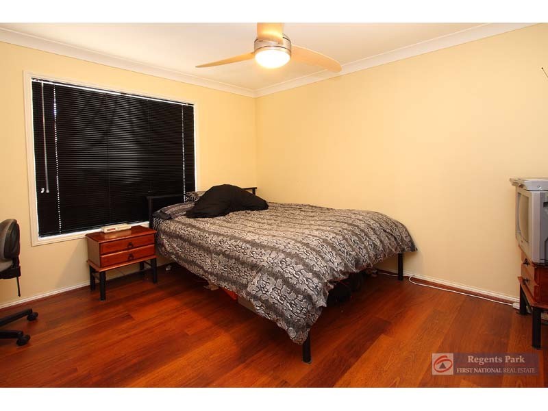 Regents Park QLD 4118