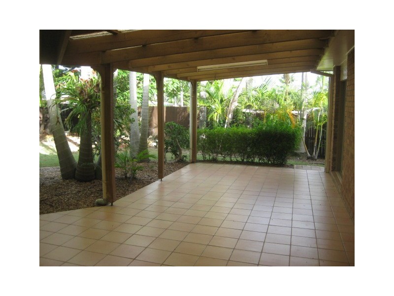7 Aspen Court, Regents Park QLD 4118