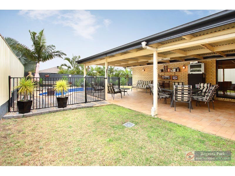 6 Cornell Cl, Regents Park QLD 4118